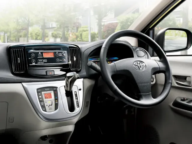 トヨタ ピクシスエポック 2012年5月モデル
