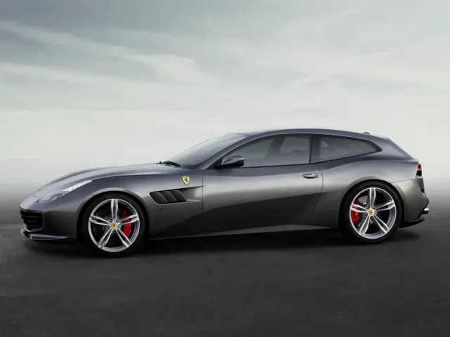 GTC4ルッソ（フェラーリ）の歴代モデル・グレード別カタログ | 中古車