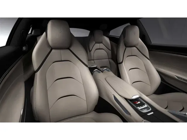 GTC4ルッソ（フェラーリ）の新車カタログ | 中古車情報・中古車