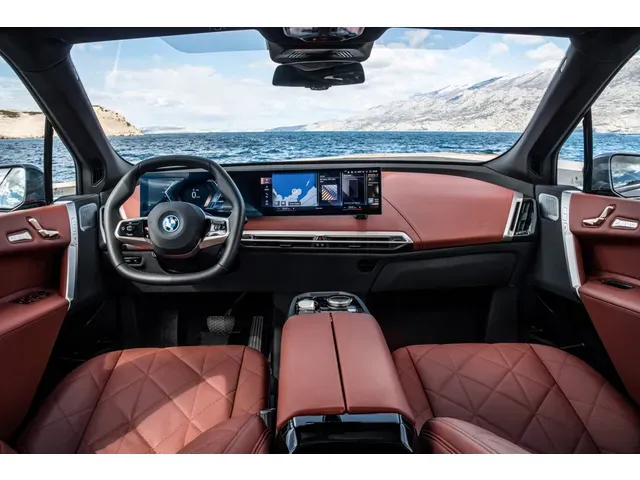 BMW iX 2021年11月モデル