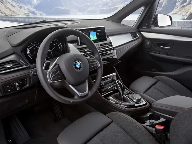 BMW 2シリーズアクティブツアラー 2014年10月モデル