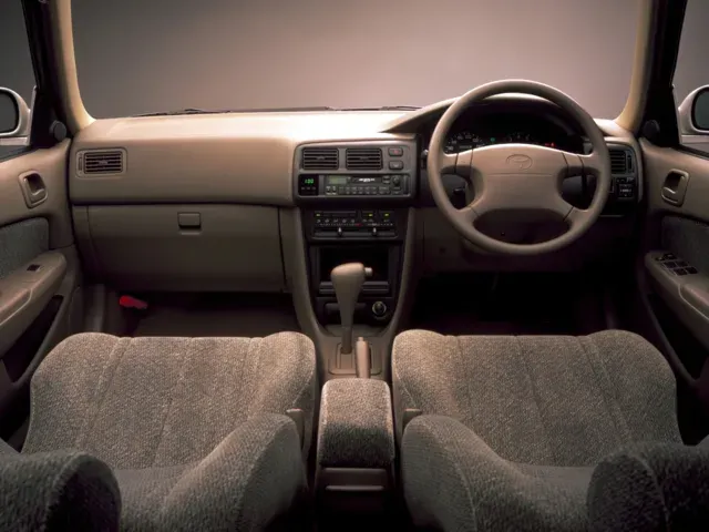 トヨタ カローラ 1995年5月モデル