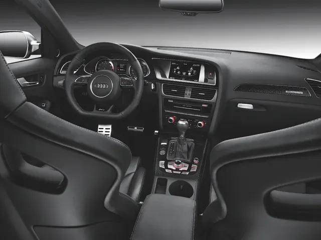 アウディ RS4アバント 2013年4月モデル
