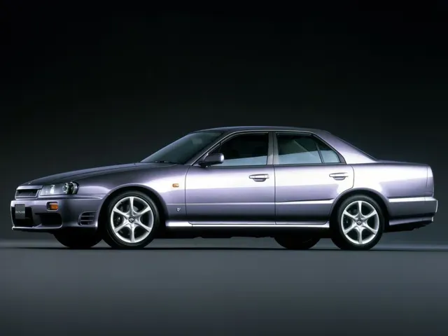 日産 スカイライン 2000年8月モデル 2.0 GT