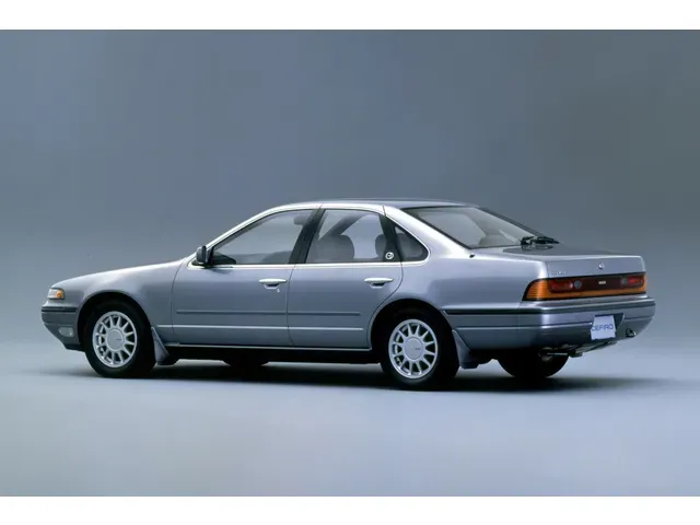 日産 セフィーロ 1988年9月モデル