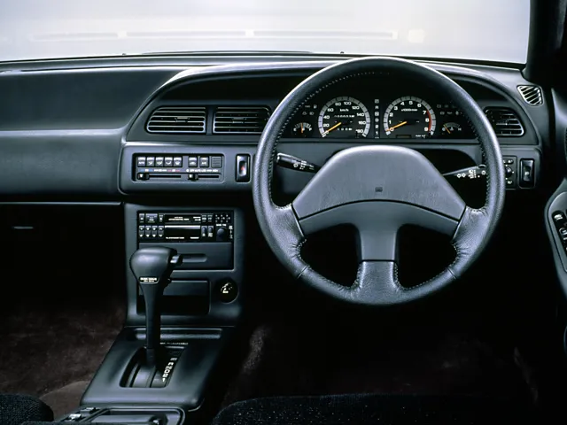 日産 セフィーロ 1988年9月モデル