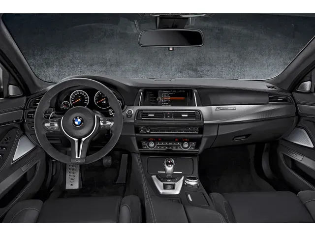 BMW M5 2011年7月モデル