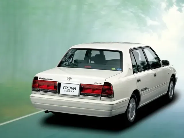 トヨタ クラウンセダン 2001年8月モデル