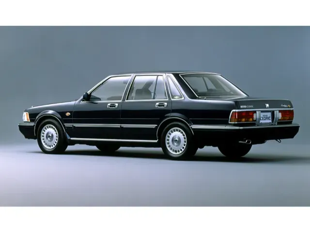 グロリアセダン(日産)の新車カタログ | 中古車情報・中古車検索なら【車選びドットコム】