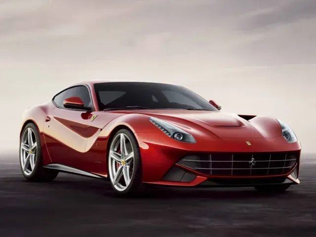 フェラーリ F12ベルリネッタ