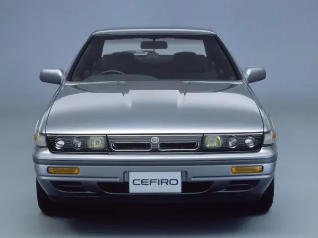 日産 セフィーロ 1988年9月モデル