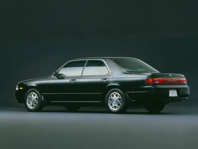 ローレル（日産）1993年1月〜1997年5月販売終了モデルの新車カタログ