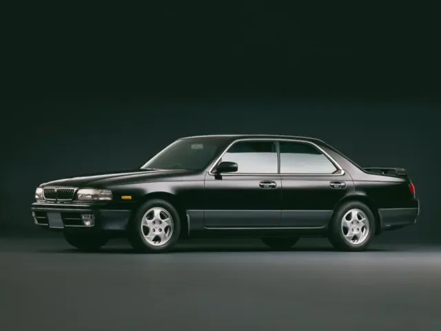 ローレル（日産）1993年1月〜1997年5月販売終了モデルの新車カタログ