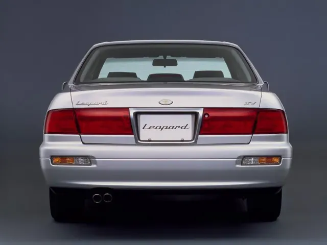 レパード（日産）1996年3月〜2000年12月販売終了モデルの新車
