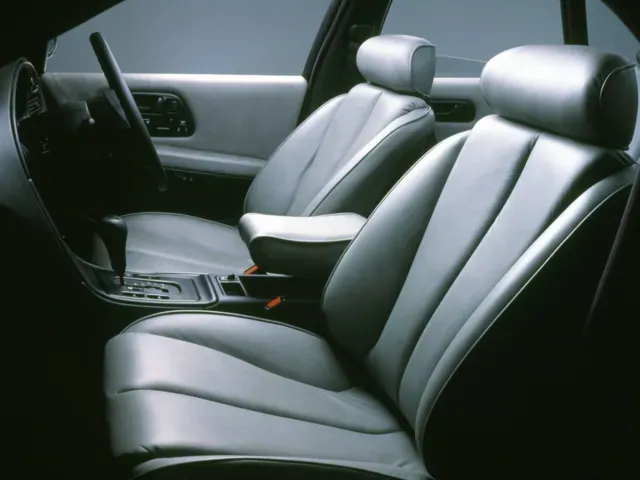 日産 インフィニティQ45 1989年11月モデル