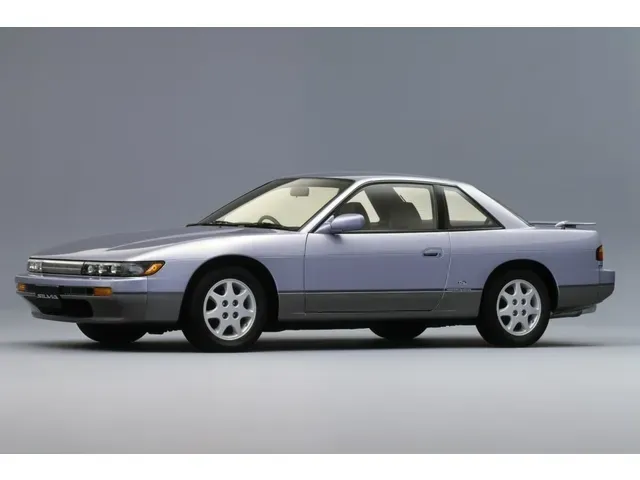 
              日産 シルビア
              1988年5月モデル
            
