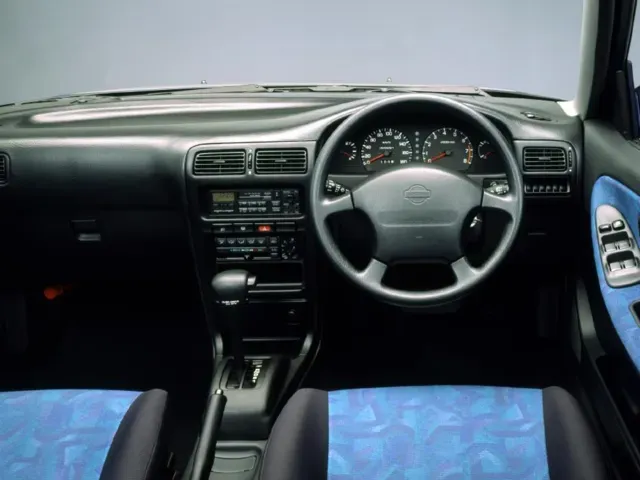 日産 ウイングロード 1996年5月モデル