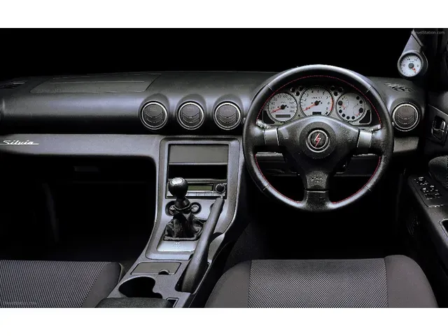 シルビア（日産）1999年1月〜2002年8月販売終了モデルの新車カタログ