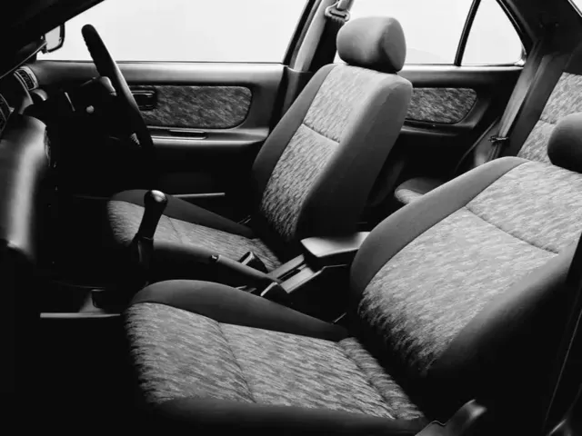 サニー（日産）1994年1月〜1998年9月販売終了モデルの新車カタログ