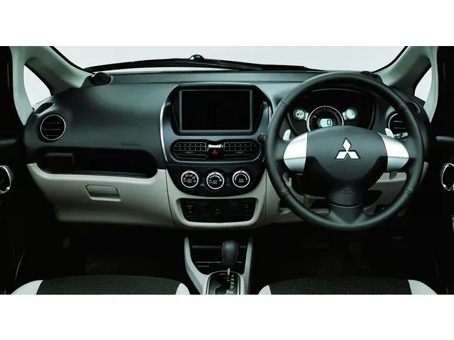 i-MiEV（三菱）の歴代モデル・グレード別カタログ | 中古車情報・中古
