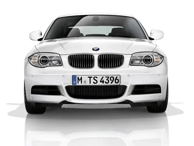 1シリーズクーペ（BMW）2008年2月〜2014年2月販売終了モデルの新車
