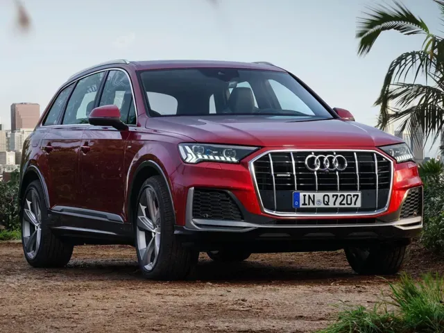 アウディ Q7