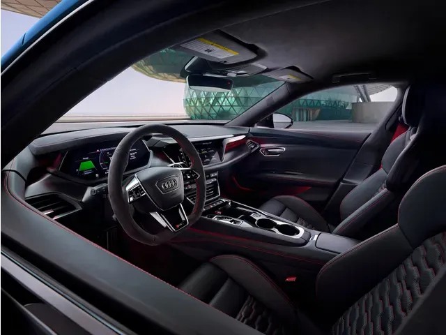 アウディ RS e-tron GT 2021年4月モデル