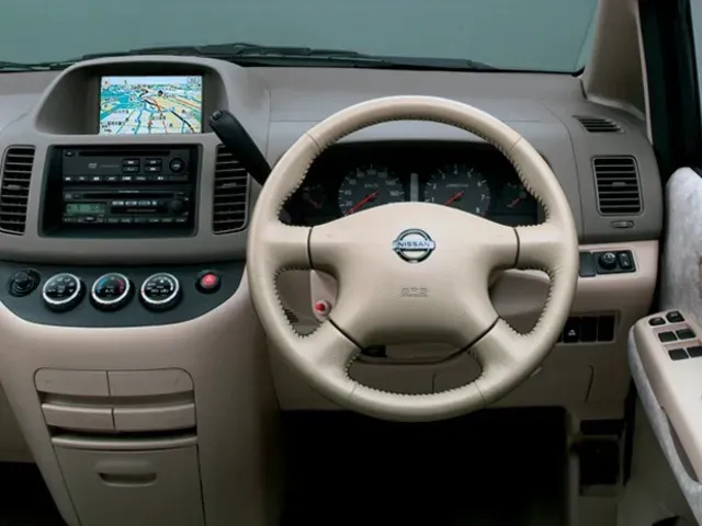 日産 セレナ 1999年6月モデル
