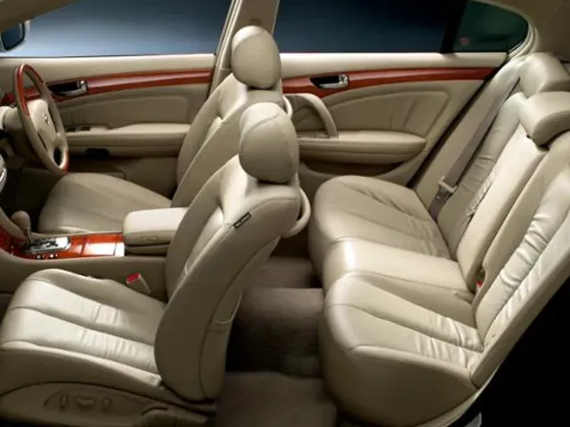 シーマ（日産）2001年1月〜2010年3月販売終了モデルの新車カタログ