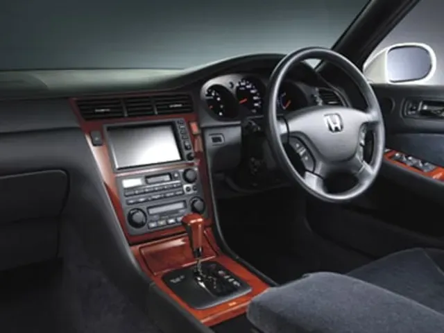 レジェンド（ホンダ）1996年2月〜2004年9月販売終了モデルの新車