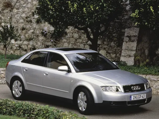 アウディ A4 2003年9月モデル 1.8