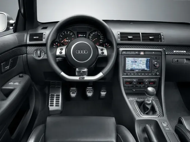 アウディ RS4アバント 2006年7月モデル