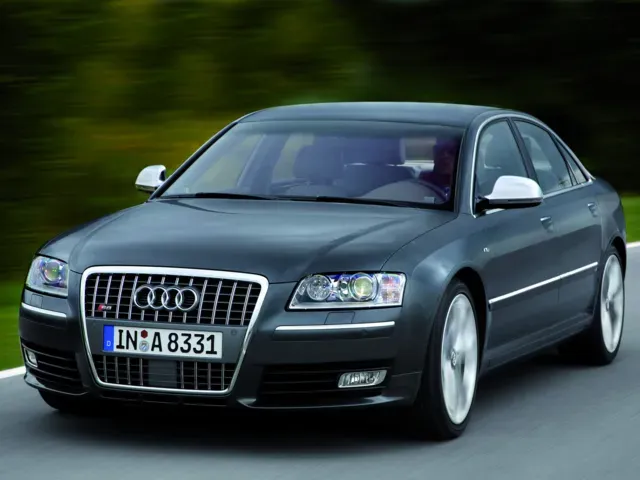 アウディ S8 2008年1月モデル 5.2 4WD