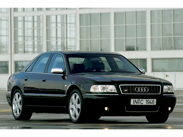アウディ S8 2001年1月モデル 4.2 4WD