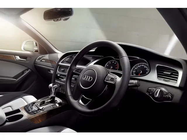 A4（アウディ）2008年3月〜2016年1月販売終了モデルの新車カタログ