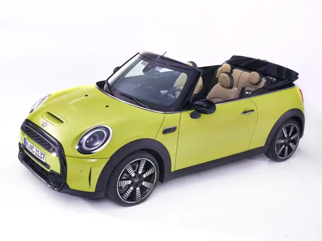 BMW MINI ミニコンバーチブル 2016年3月モデル