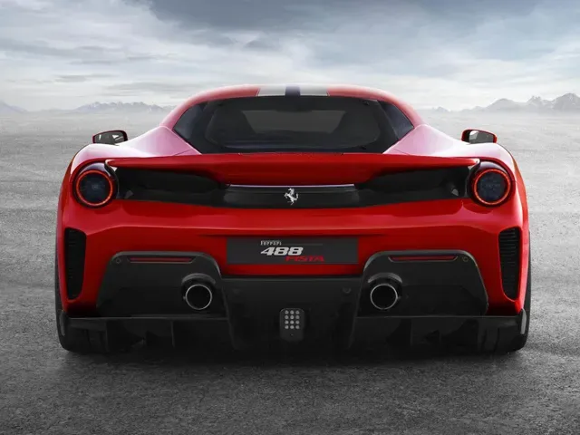 フェラーリ 488ピスタ 2018年3月モデル