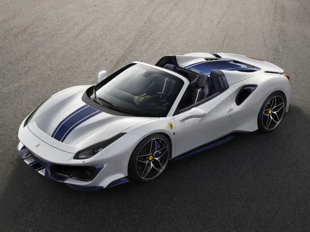 488ピスタスパイダー（フェラーリ）の新車カタログ | 中古車情報