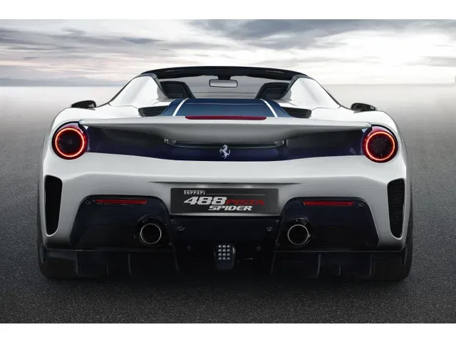 488ピスタスパイダー（フェラーリ）の新車カタログ | 中古車情報・中古