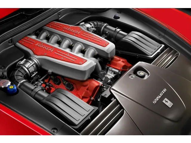 フェラーリ カタログ 5冊 おまけ付き 599GTB California等 走行距離わずか170キロ！14年前に登場したビッカビカの“特別な