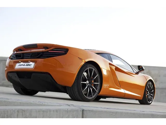 マクラーレン MP4-12C peakomodel 現在のマクラーレン スーパーカー シリーズの始祖的存在となった「MP4