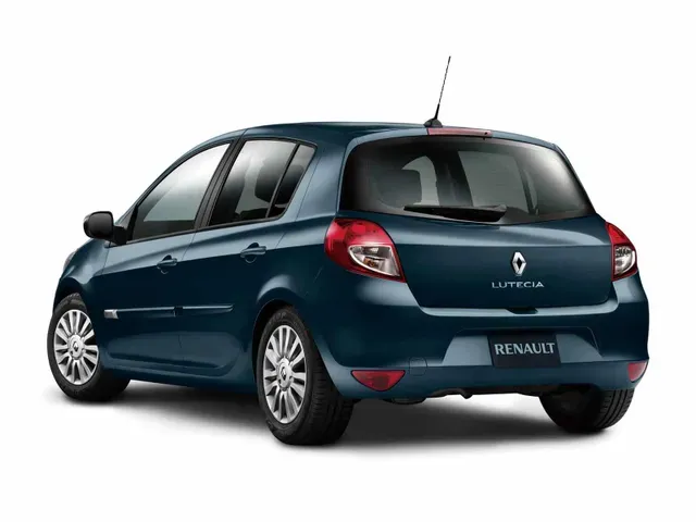 ルーテシア（ルノー）2006年3月〜2013年8月販売終了モデルの新車