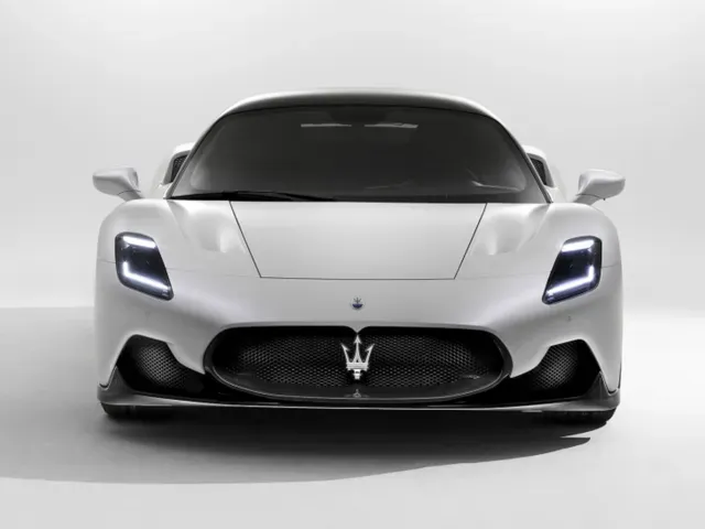 MC20（マセラティ）の歴代モデル・グレード別カタログ | 中古車情報