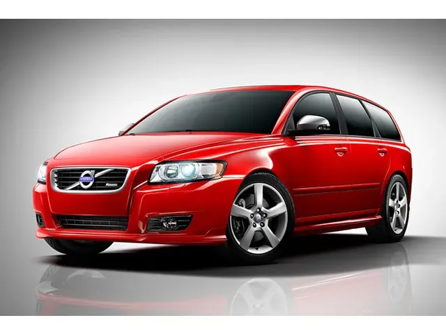 V50（ボルボ）の歴代モデル・グレード別カタログ | 中古車情報・中古車