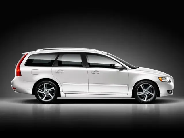 ボルボ V50 V50 Volvo | Review Wagon アクティブプラス…充実装備の戦略車