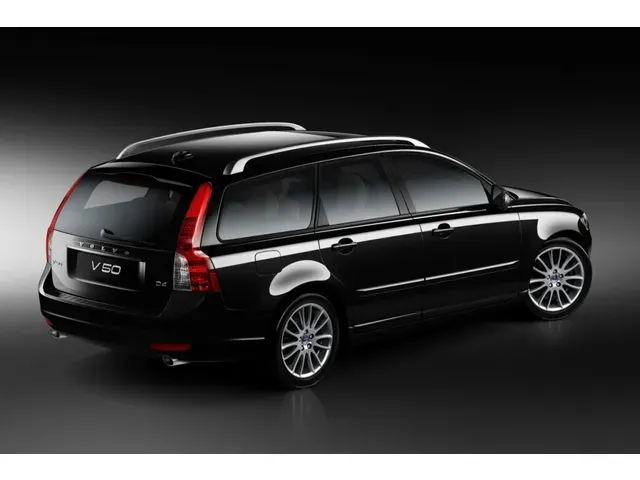 V50（ボルボ）の歴代モデル・グレード別カタログ | 中古車情報・中古車 