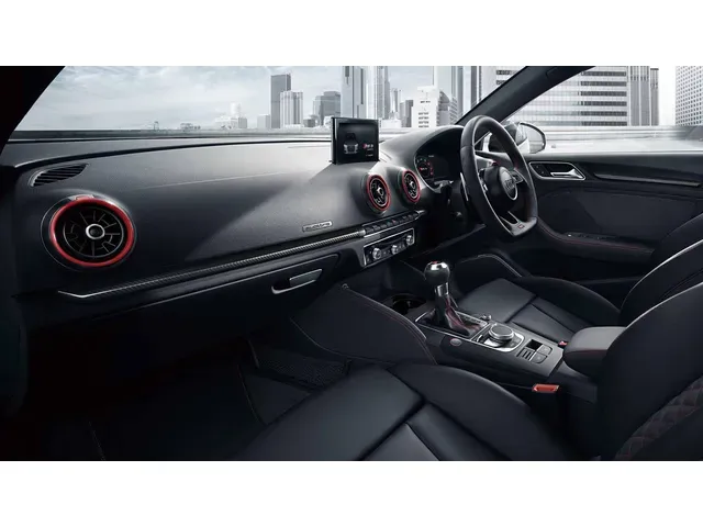 アウディ RS3セダン 2017年7月モデル