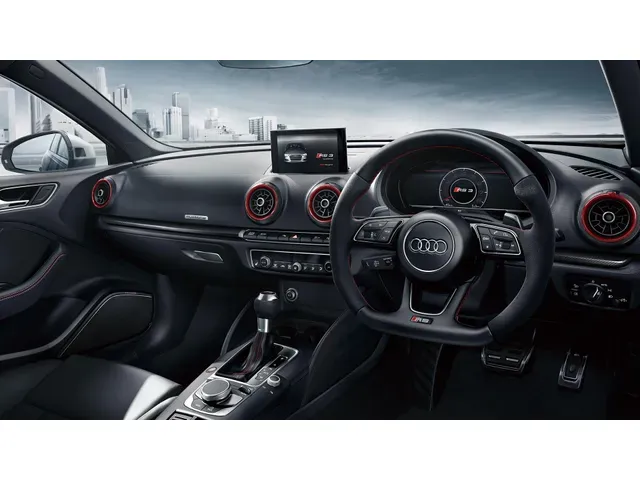 アウディ RS3セダン 2017年7月モデル