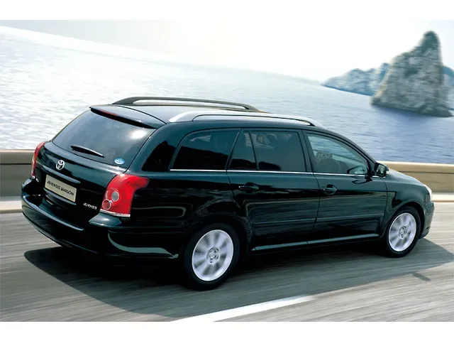 アベンシス（トヨタ）の歴代モデル・グレード別カタログ | 中古車情報