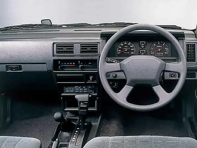 日産 ダットサンピックアップ 1989年9月モデル